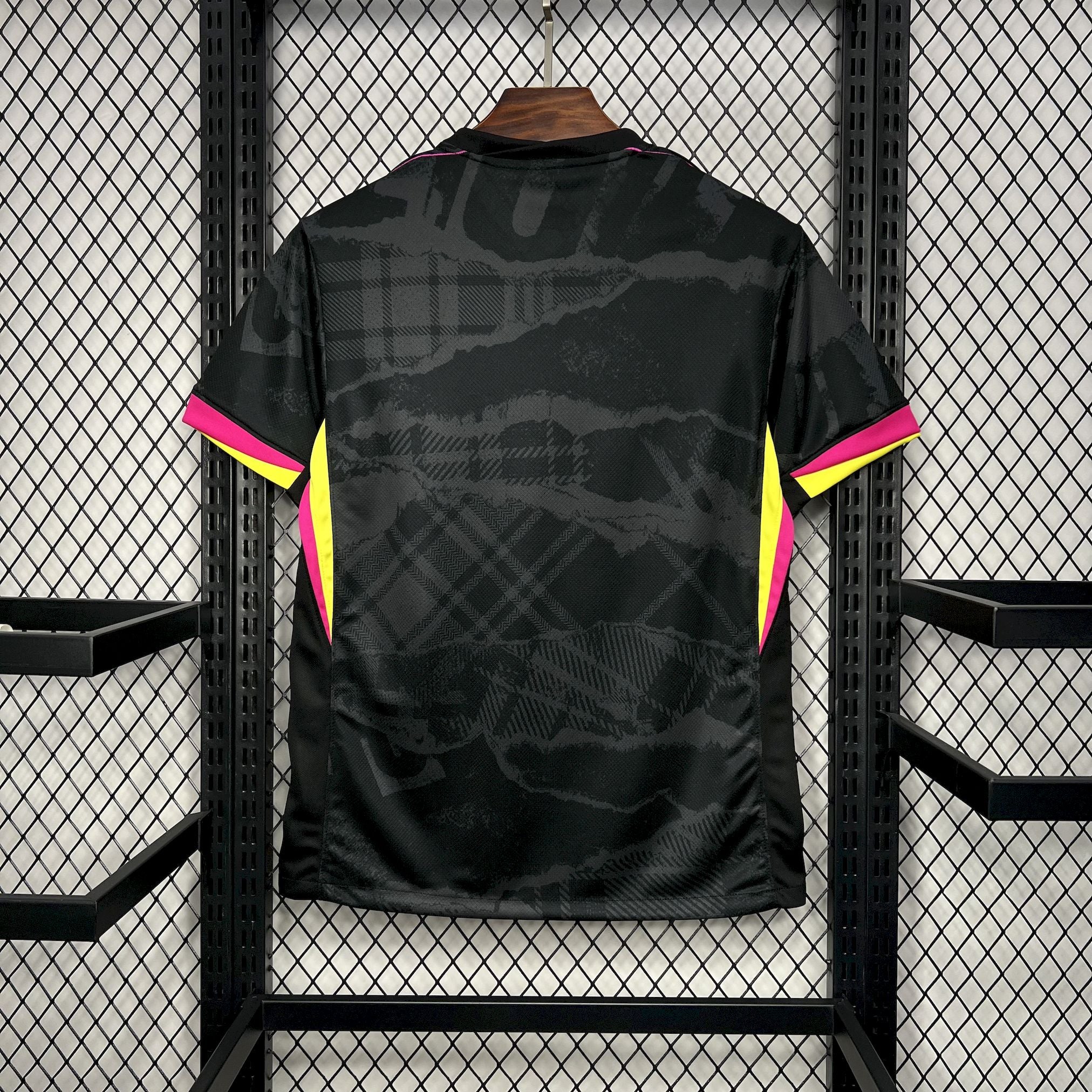 24/25 Maillot Third de CHELSEA Rose/Noir - Maillot du Monde