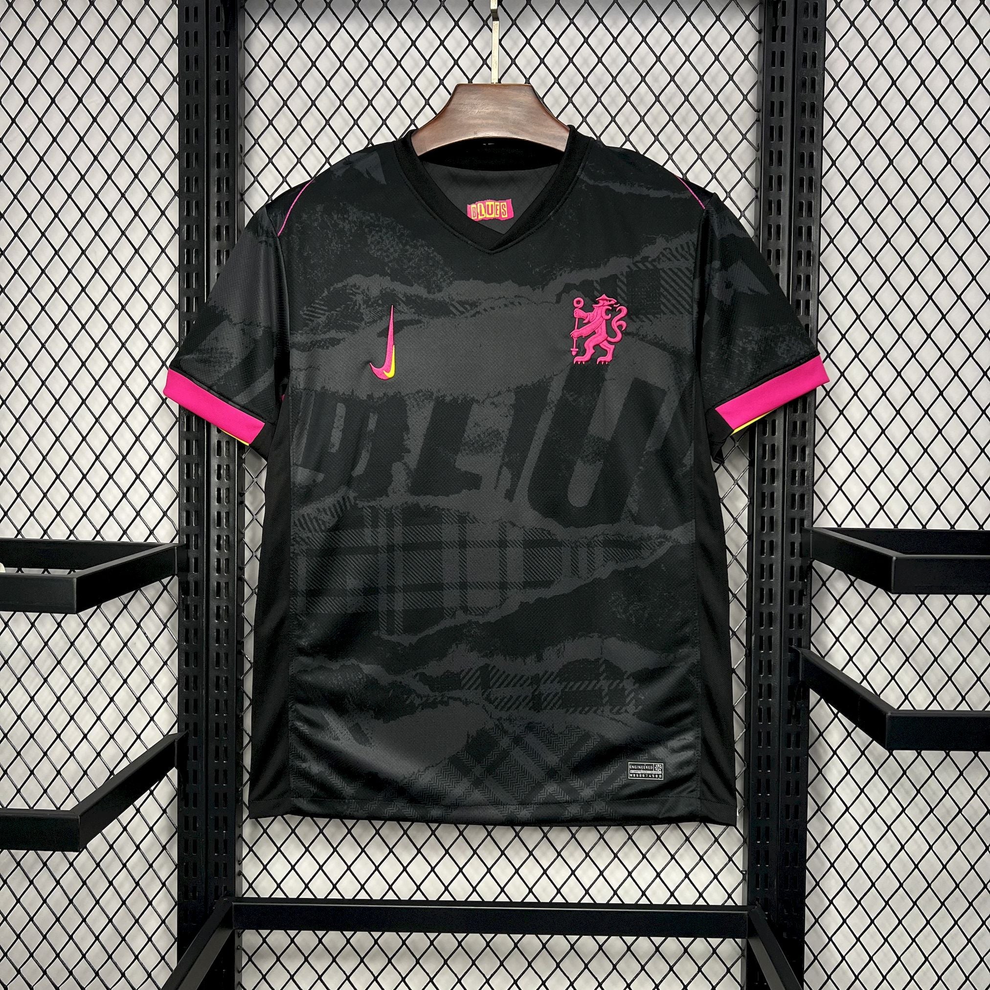 24/25 Maillot Third de CHELSEA Rose/Noir - Maillot du Monde