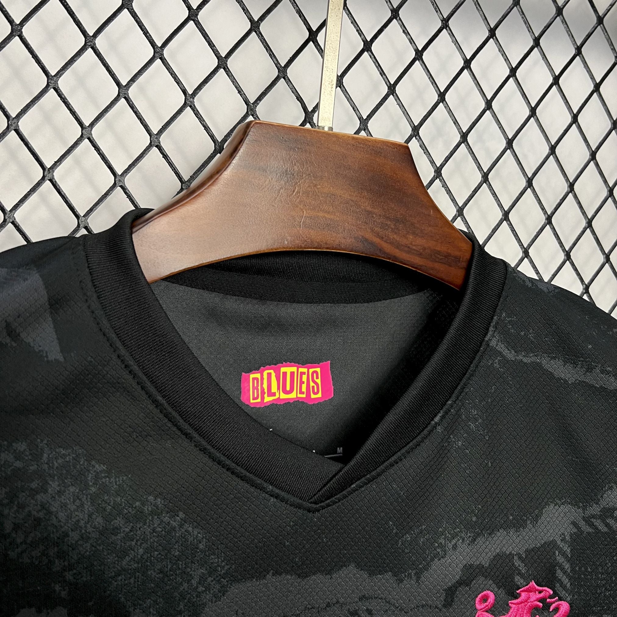 24/25 Maillot Third de CHELSEA Rose/Noir - Maillot du Monde