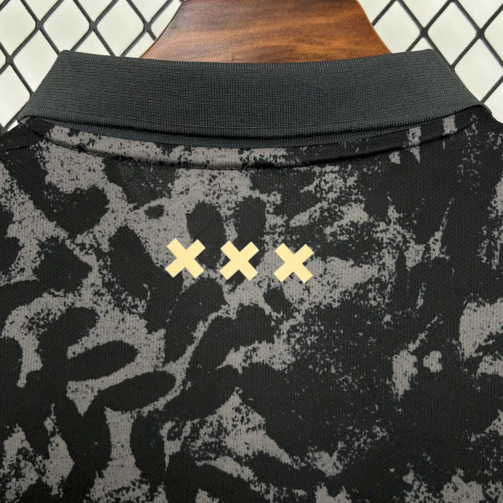 25/26 Maillot AJAX Noir/Gold Edition STONE ISLAND - Maillot du Monde
