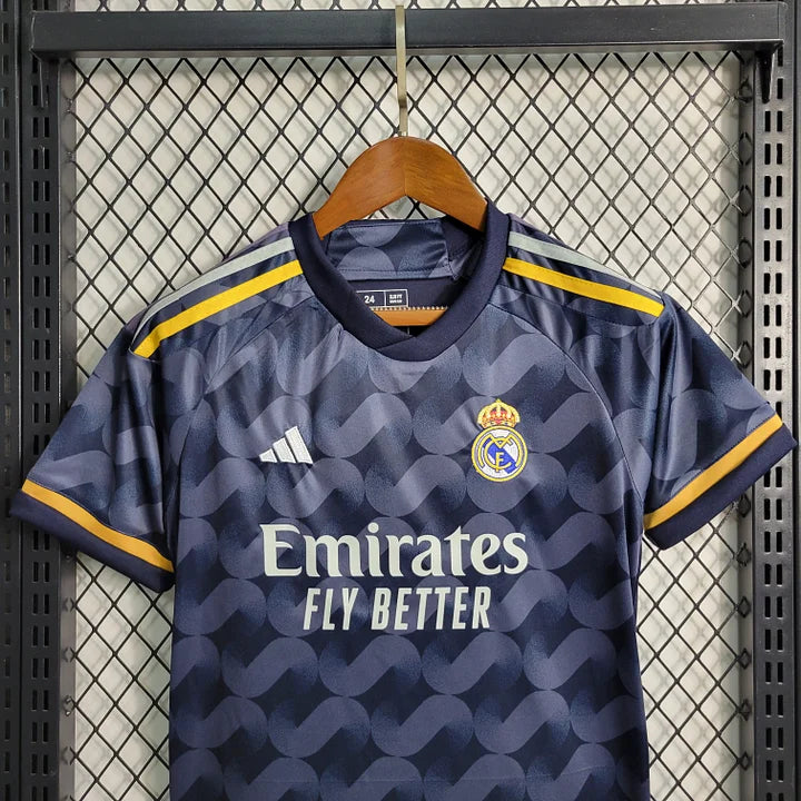 MAILLOT ENFANT REAL MADRID EXTÉRIEUR 2023/2024 - Maillot du Monde