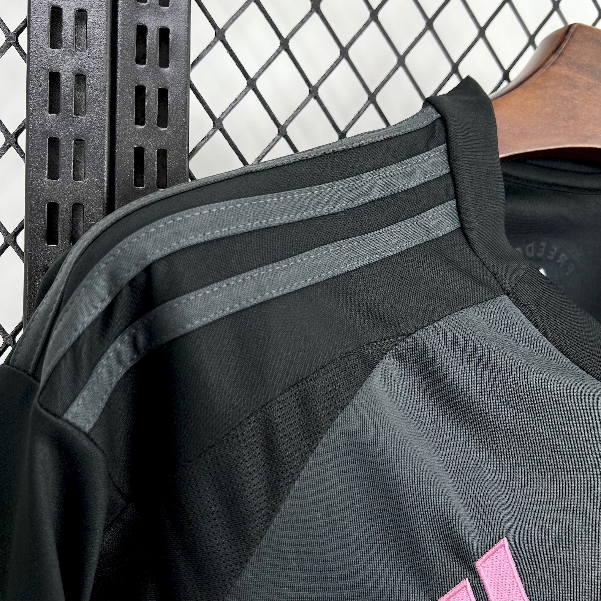 25/26 Maillot MIAMI Noir/Rose - Maillot du Monde