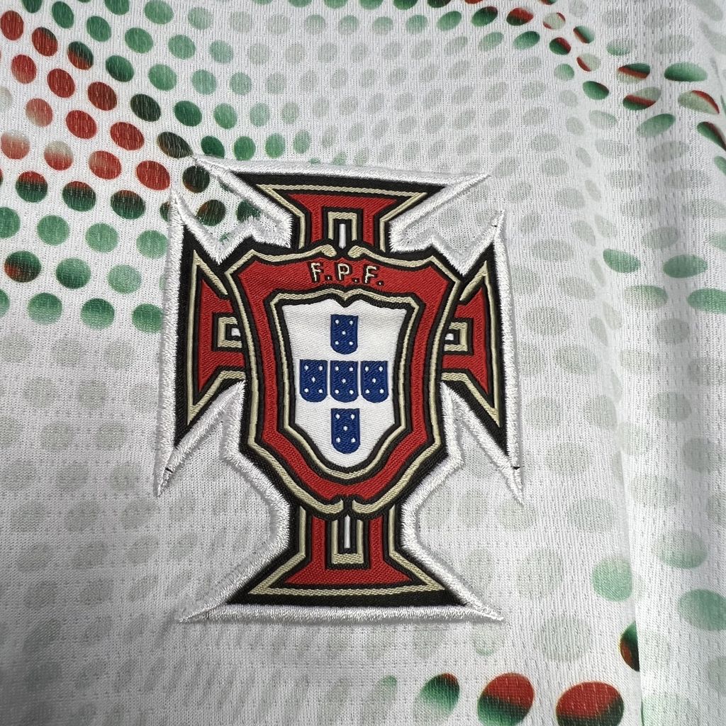 25/26 Maillot du PORTUGAL Blanc/Rouge/Vert - Maillot du Monde